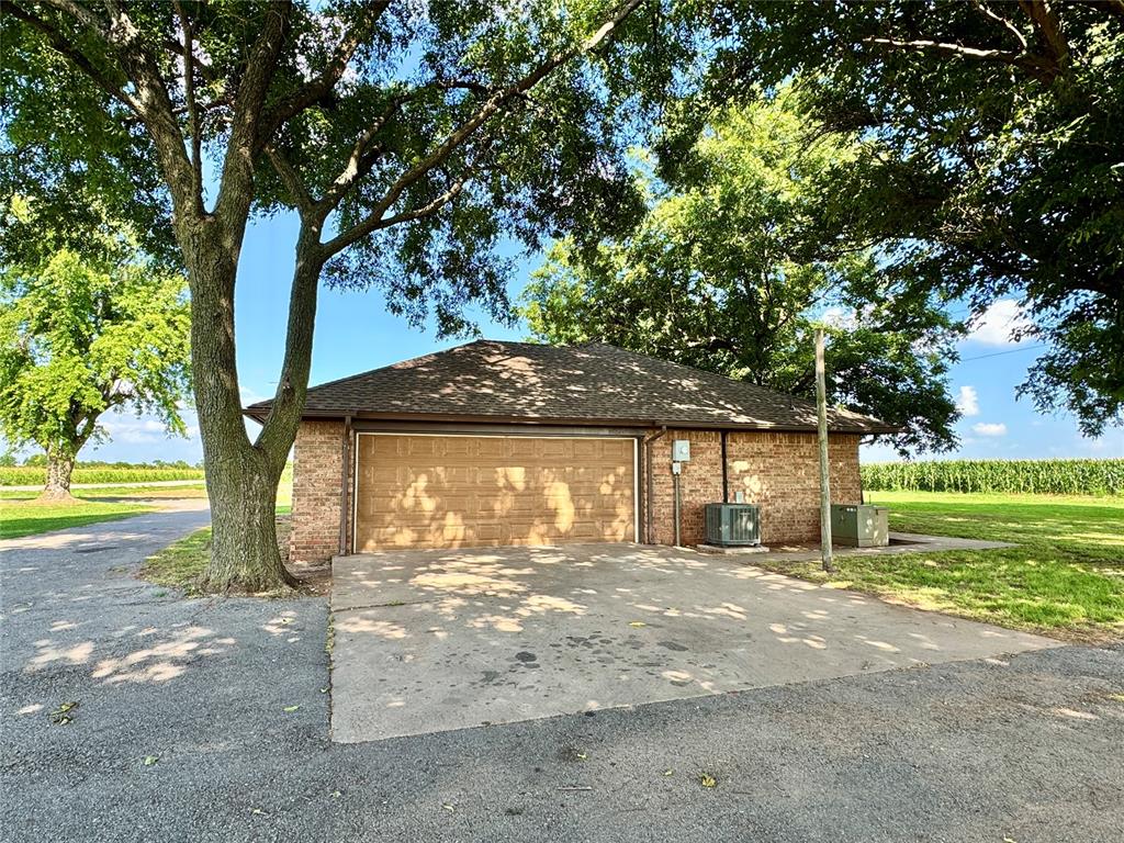 1383 County Road 1373 Property Photo 4
