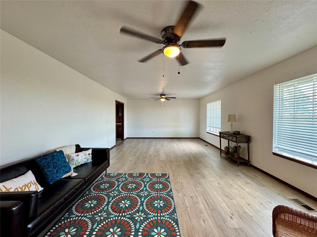 1383 County Road 1373 Property Photo 12