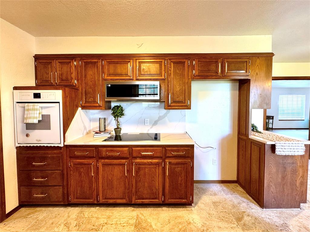 1383 County Road 1373 Property Photo 22