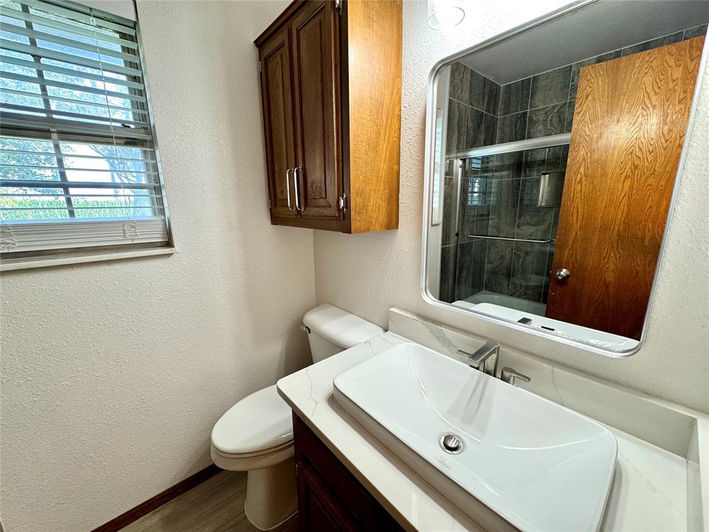 1383 County Road 1373 Property Photo 36