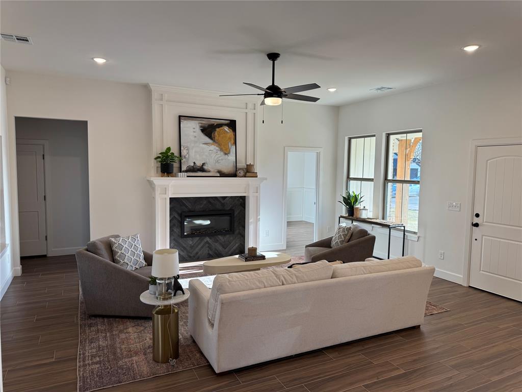 2676 Pistache Way Property Photo 3