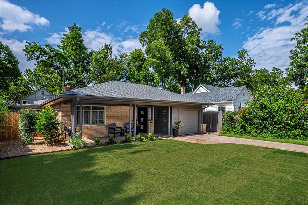 627 Okmulgee Street Property Photo 2