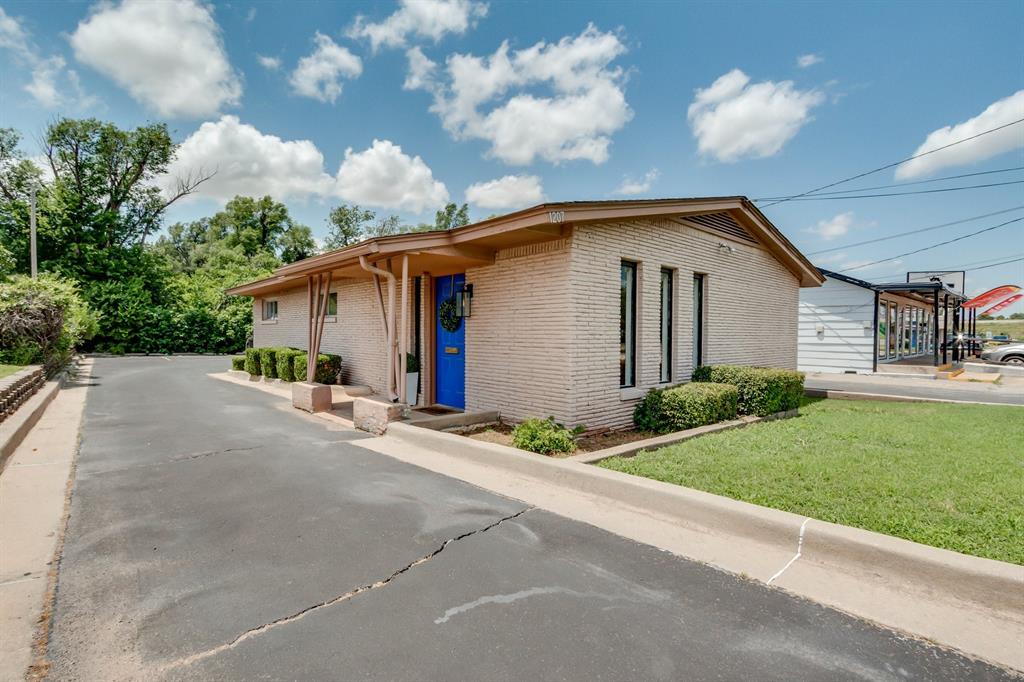 1207 S Sunnylane Road Property Photo 1