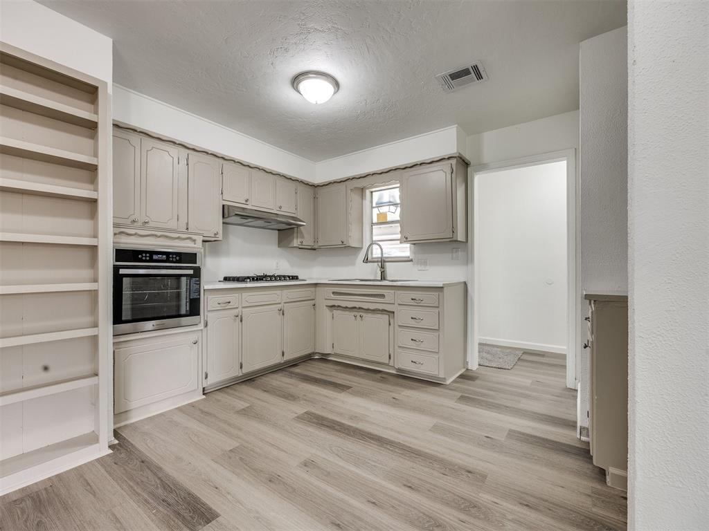 3044 S Madole Boulevard Property Photo 8