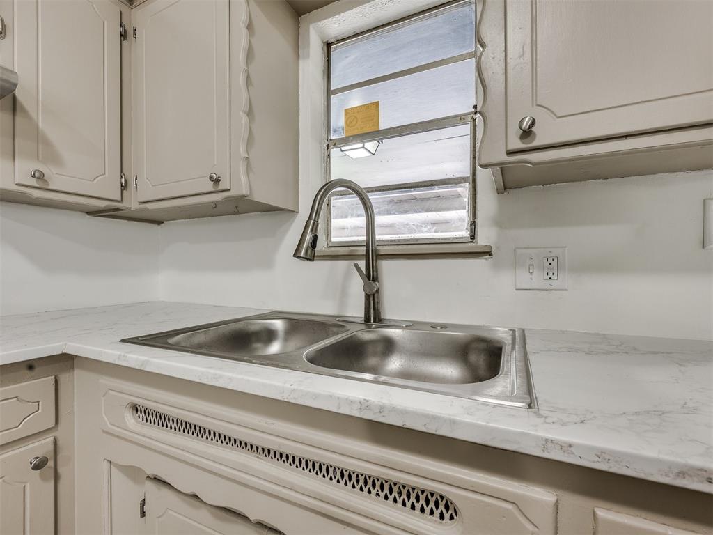 3044 S Madole Boulevard Property Photo 10