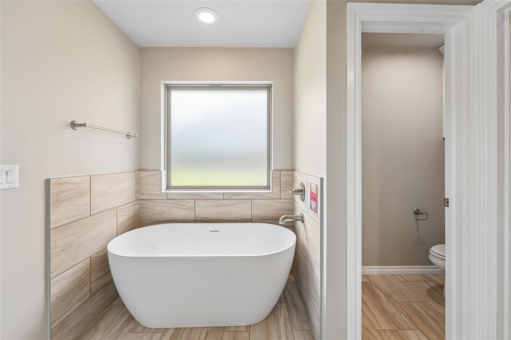 12401 Samara Drive Property Photo 15