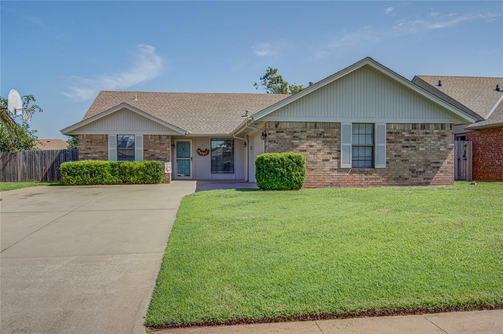 2109 Shamrock Drive Property Photo 1