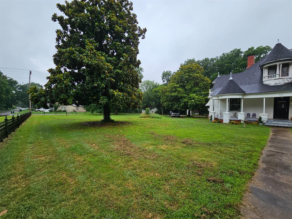 804 N Carr Avenue Property Photo 2