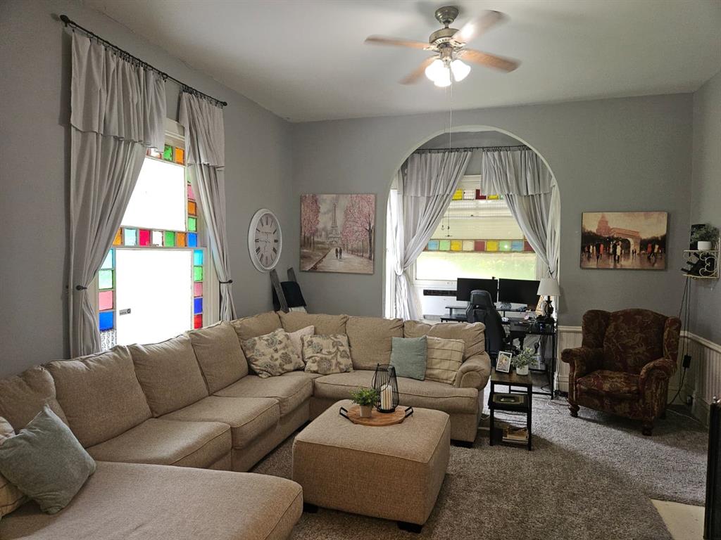 804 N Carr Avenue Property Photo 7