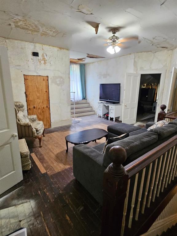 804 N Carr Avenue Property Photo 17