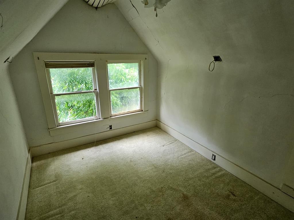 804 N Carr Avenue Property Photo 24