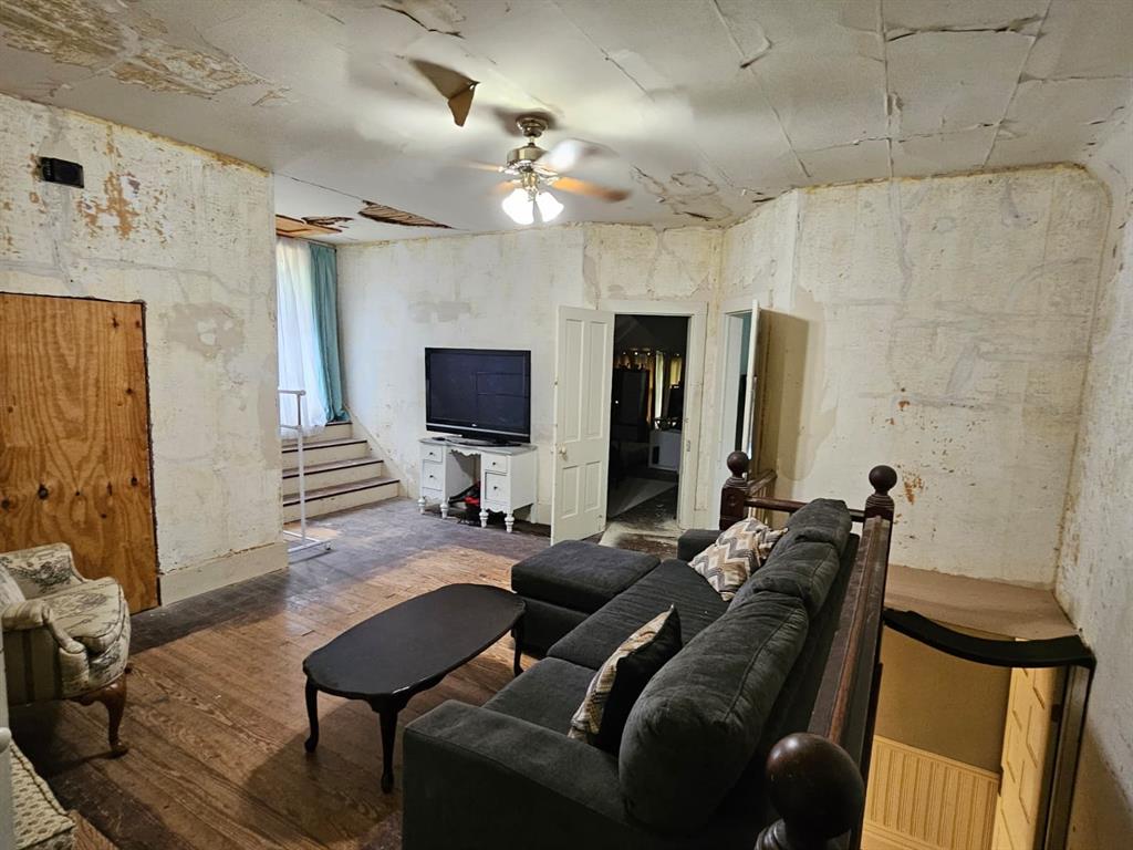 804 N Carr Avenue Property Photo 27