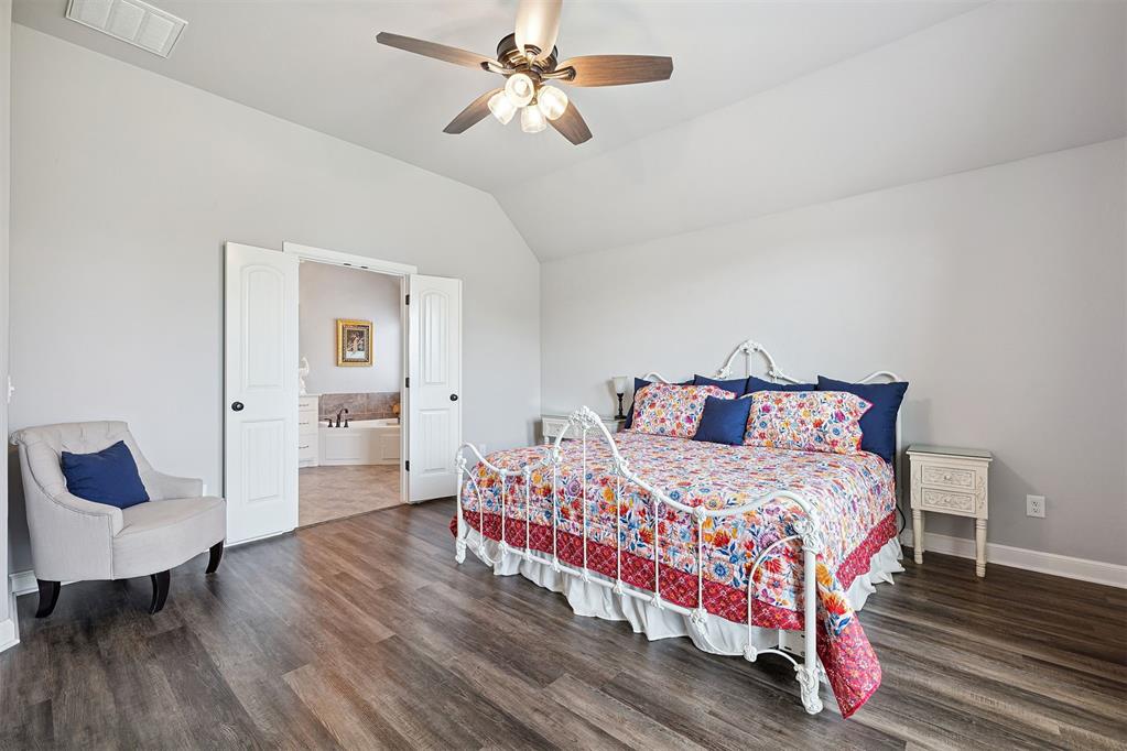 18604 Barcas Road Property Photo 15