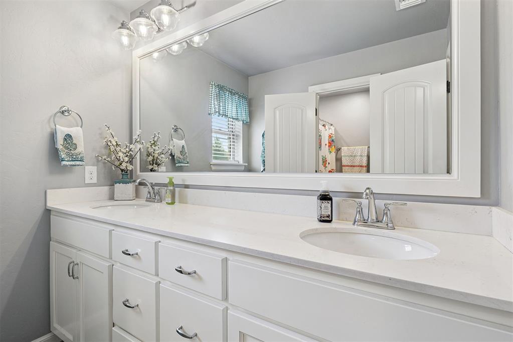 18604 Barcas Road Property Photo 22