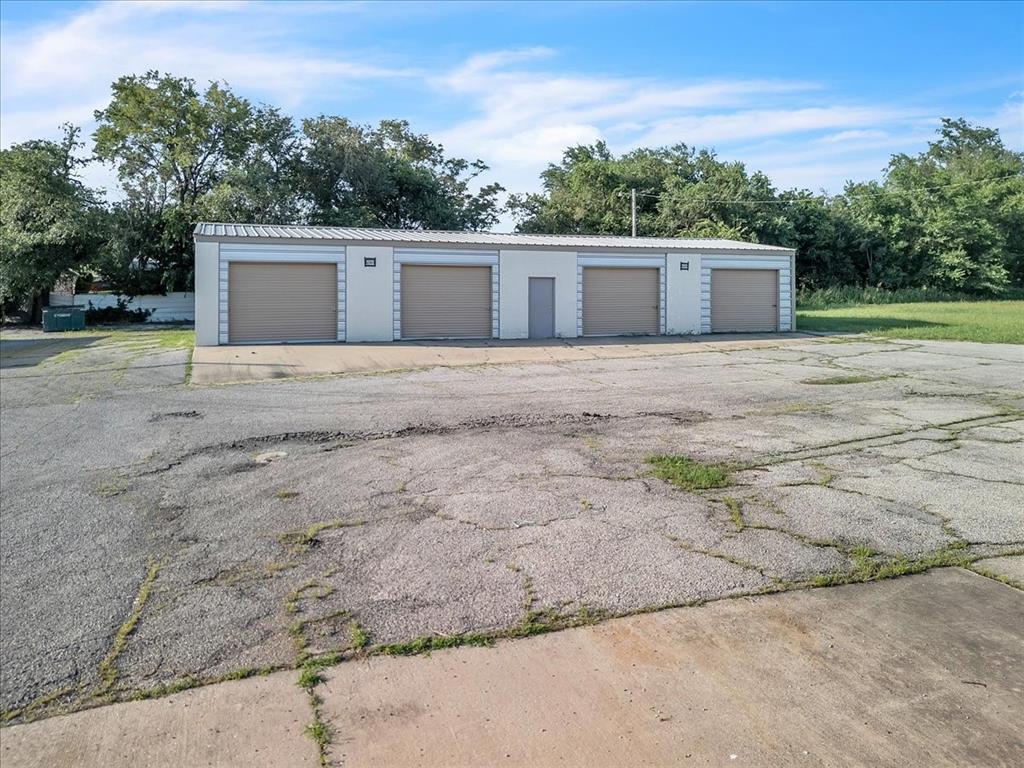 8913 Ne 10th Street Property Photo 1