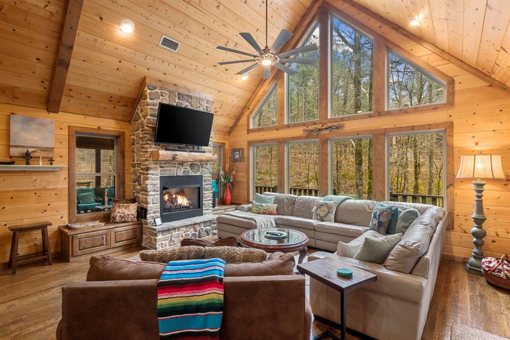 142 Lonely Oaks Trail
