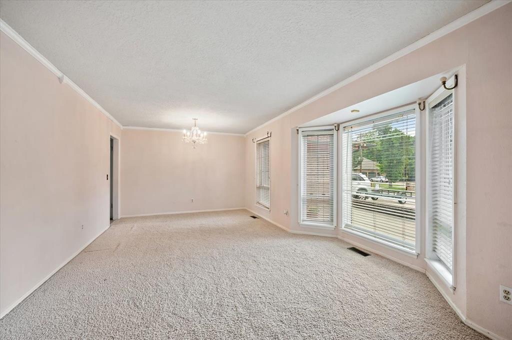 2704 S Berry Road Property Photo 8