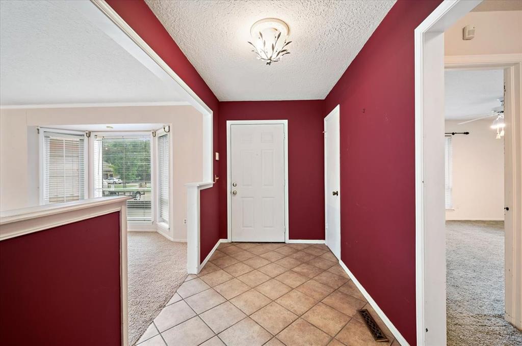 2704 S Berry Road Property Photo 10