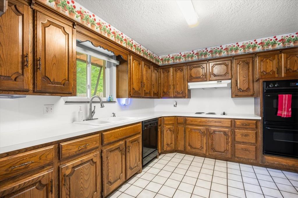 2704 S Berry Road Property Photo 15