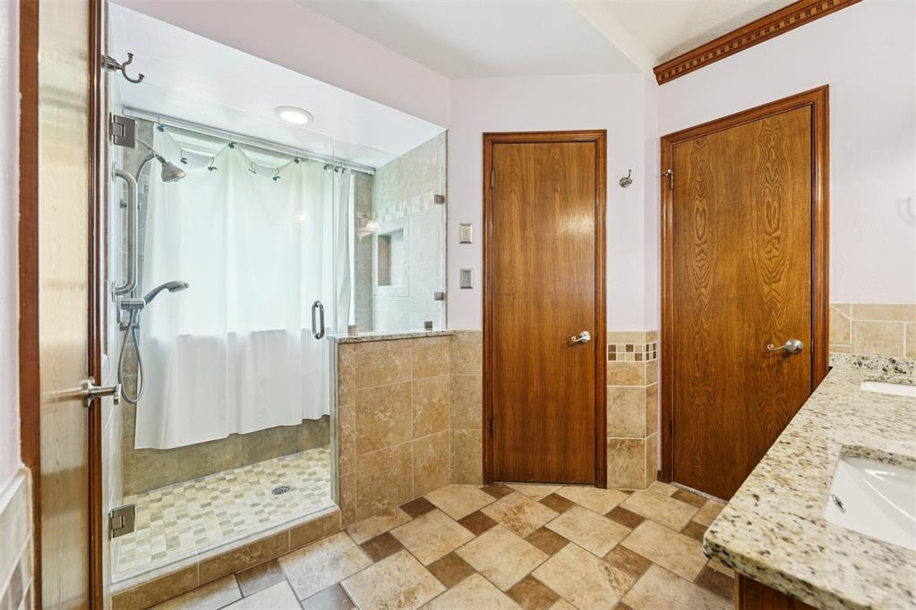1624 E Twin Brook Terrace Property Photo 15