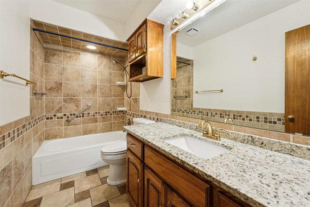 1624 E Twin Brook Terrace Property Photo 21