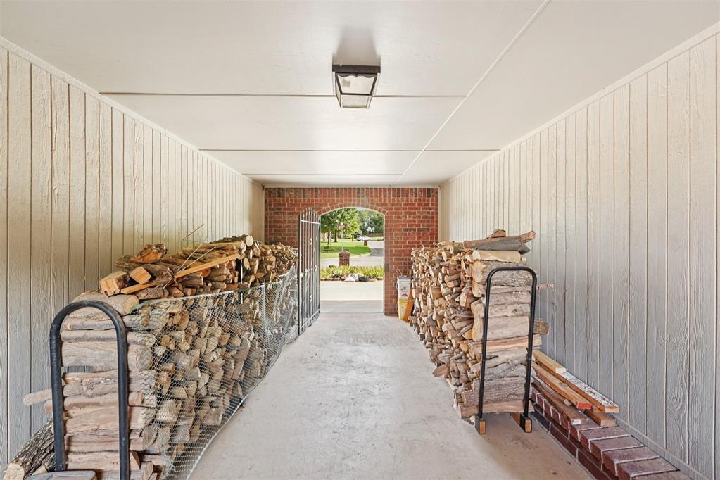 1624 E Twin Brook Terrace Property Photo 24