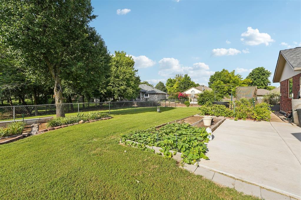 1624 E Twin Brook Terrace Property Photo 31