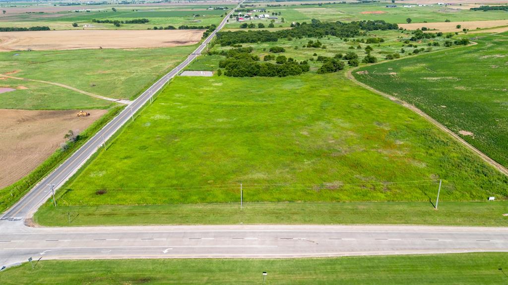5800 N 81 Highway Property Photo 1