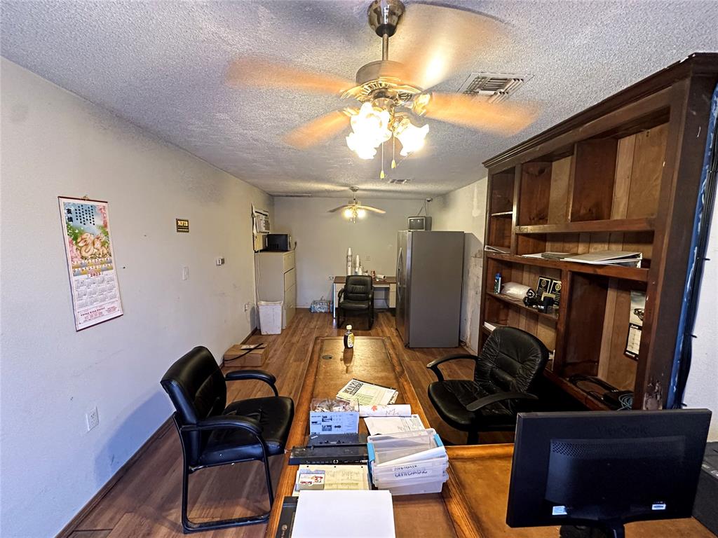 1406 Neptune Drive Property Photo 8