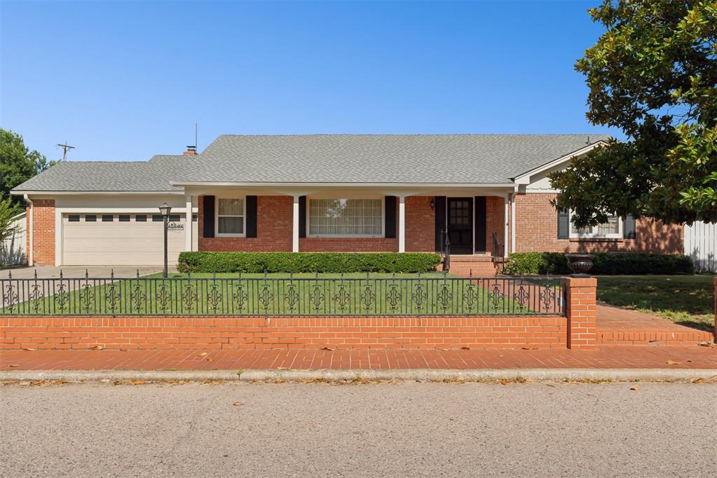 1811 N Union Avenue Property Photo 1