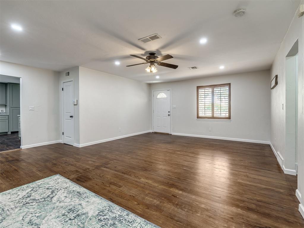 1847 N Allen Lane Property Photo 4