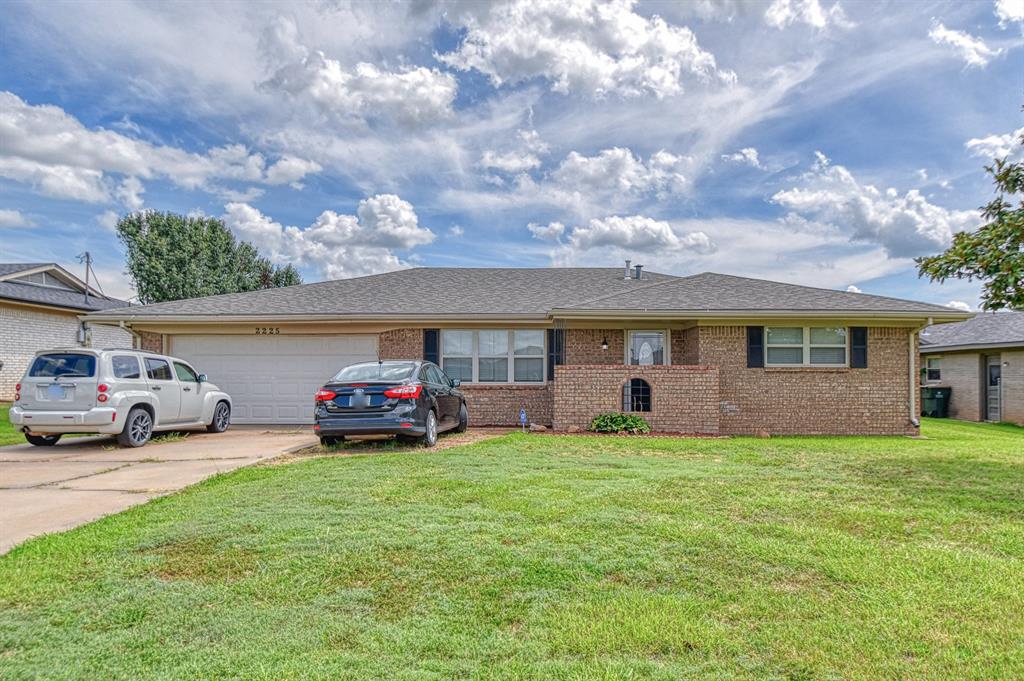 2225 W Country Club Road Property Photo