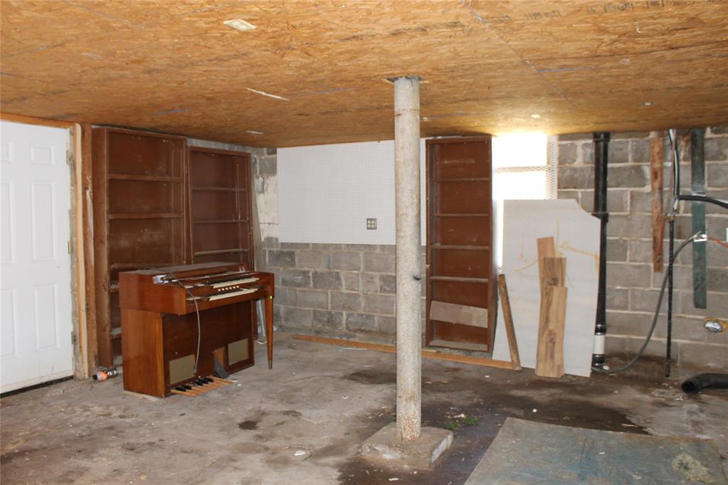 426 N Beard Avenue Property Photo 17