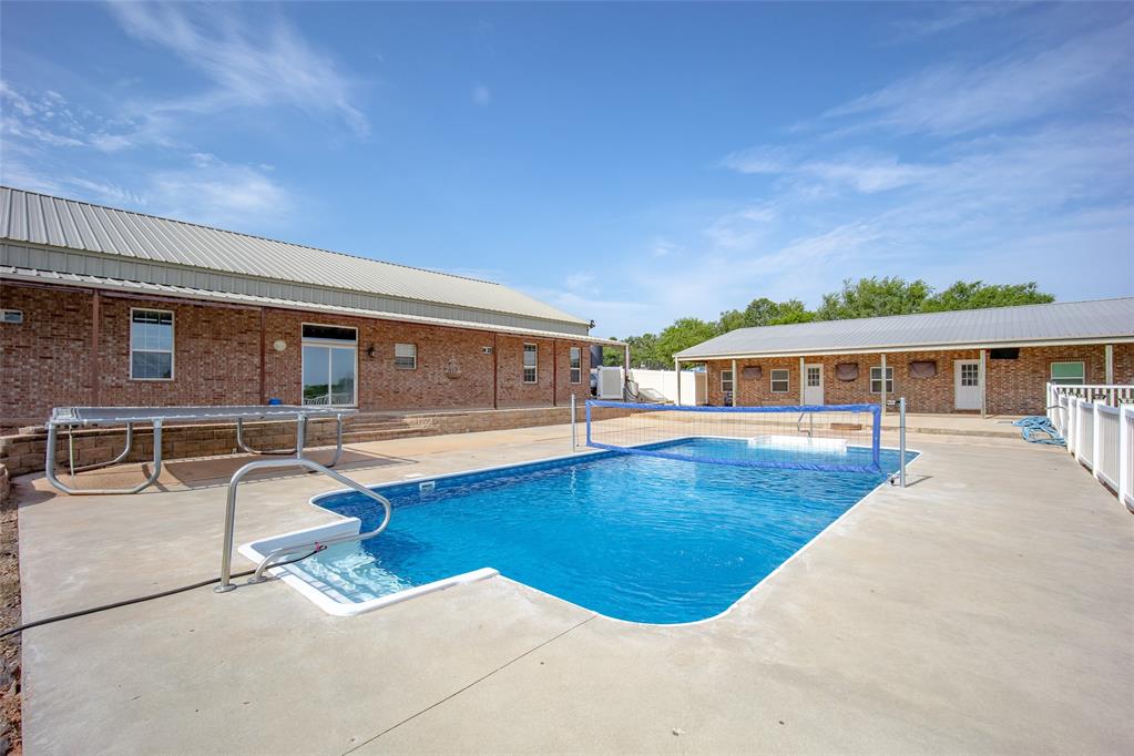 11659 273rd Street Property Photo 4