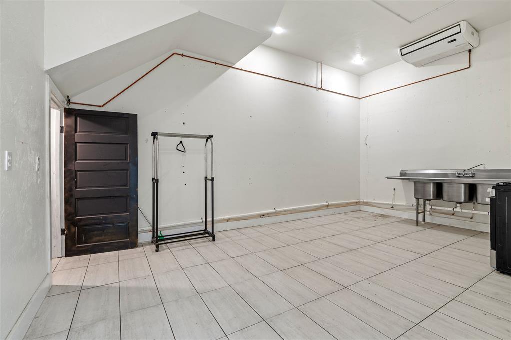 606 Frisco Avenue Property Photo 8