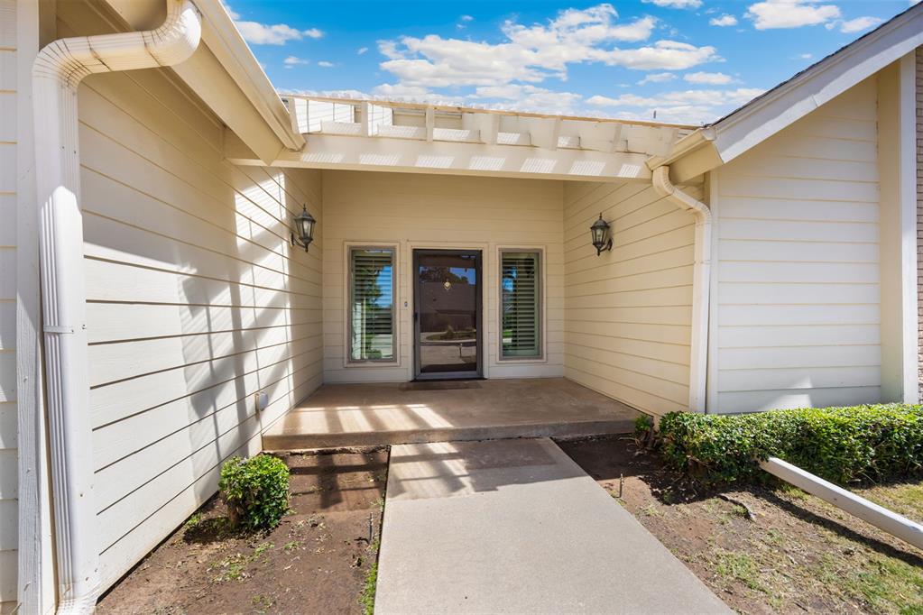 4421 Tamarisk Drive Property Photo 2