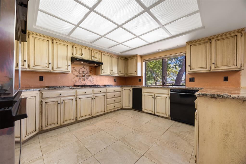 4421 Tamarisk Drive Property Photo 13
