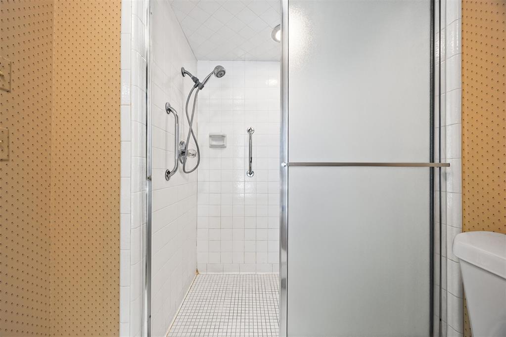 4421 Tamarisk Drive Property Photo 30