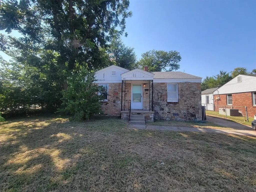 1701 N Fairmont Avenue Property Photo 1