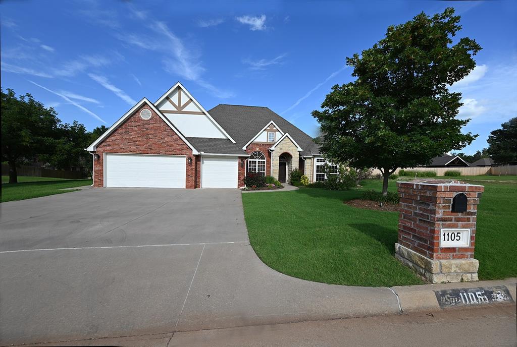 1105 S Pecan Lake Court Property Photo 1
