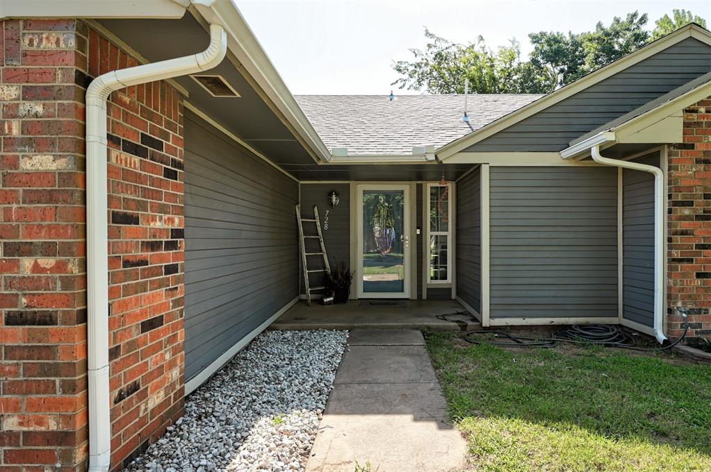 728 Teal Place Property Photo 4