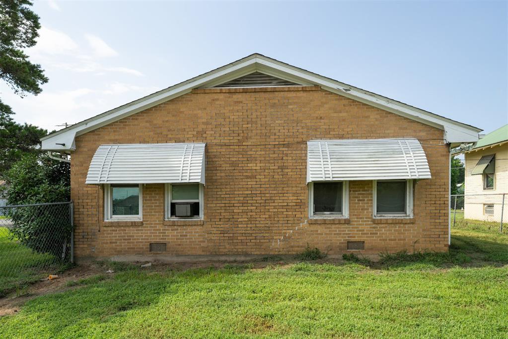 102 S 2nd Street Property Photo 16