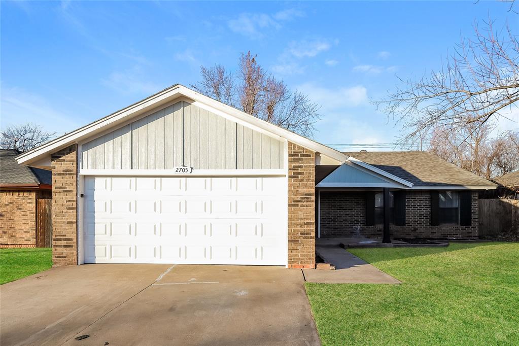 2705 Fairfield Drive Property Photo 1