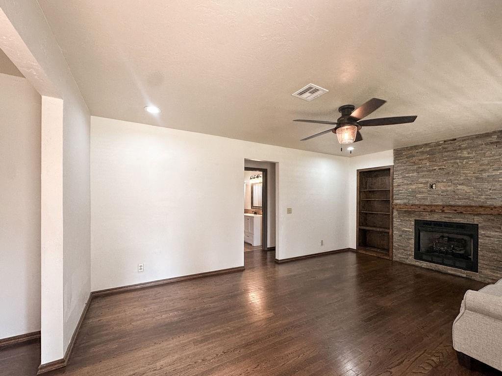 710 N Vernon Avenue Property Photo 9