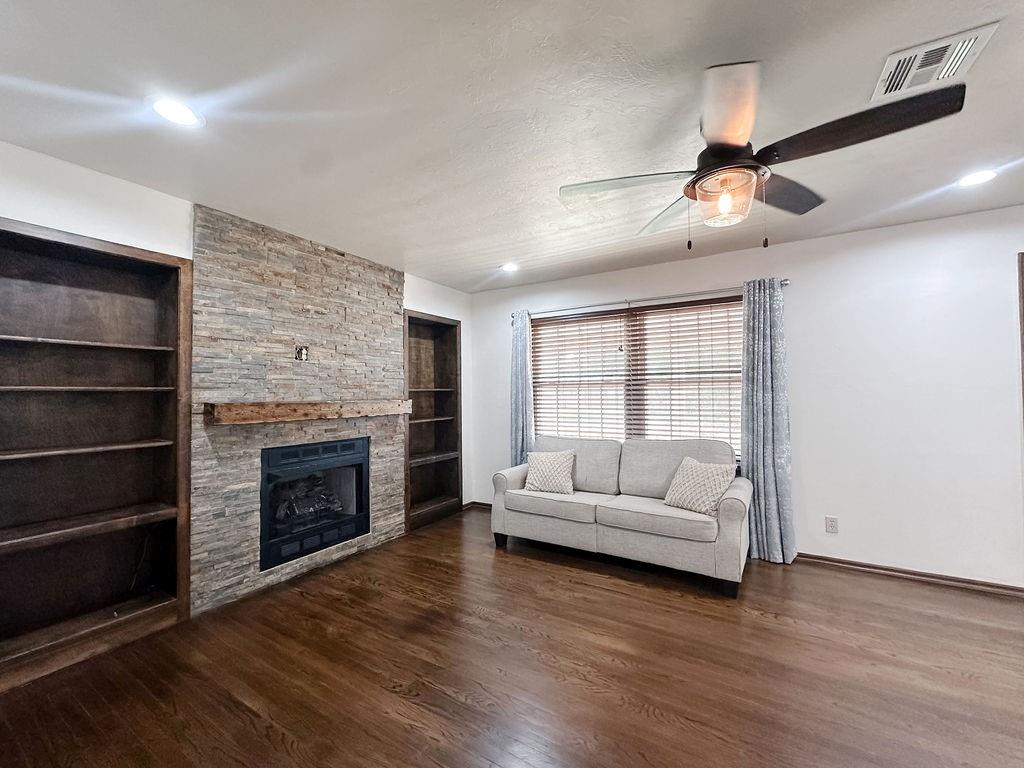 710 N Vernon Avenue Property Photo 11