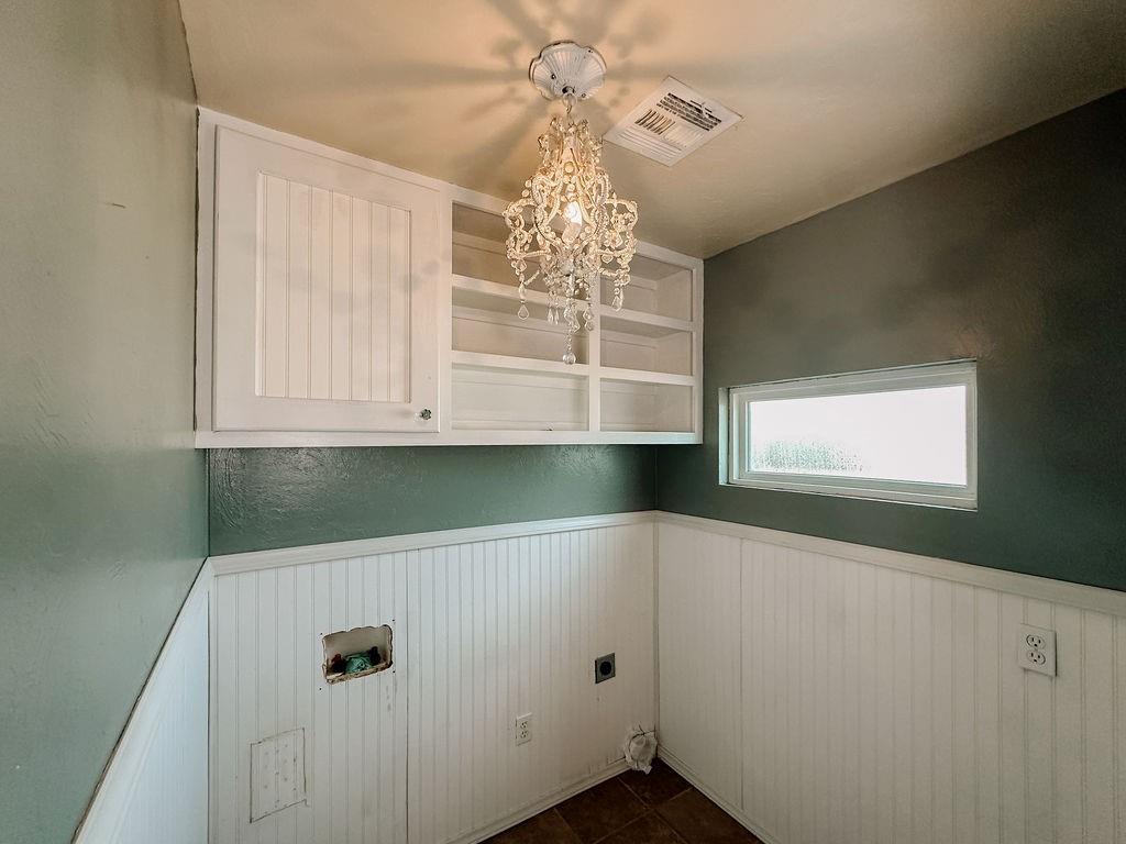 710 N Vernon Avenue Property Photo 18