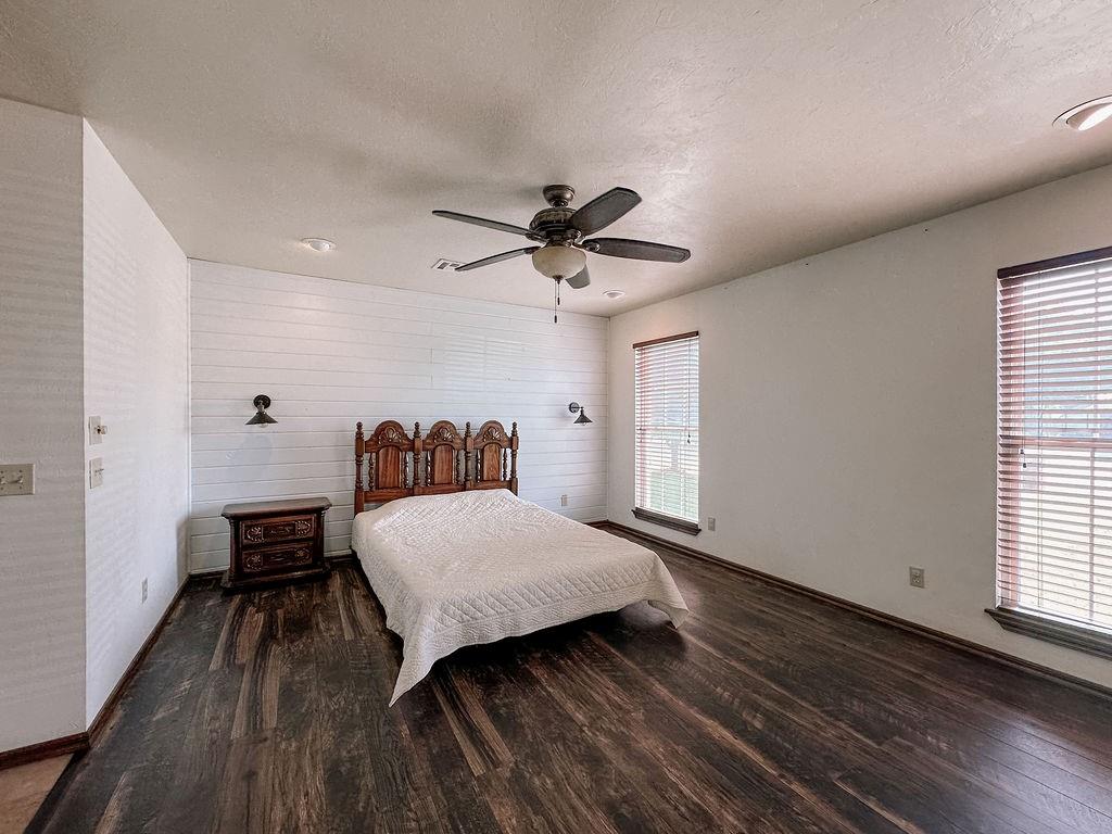 710 N Vernon Avenue Property Photo 20