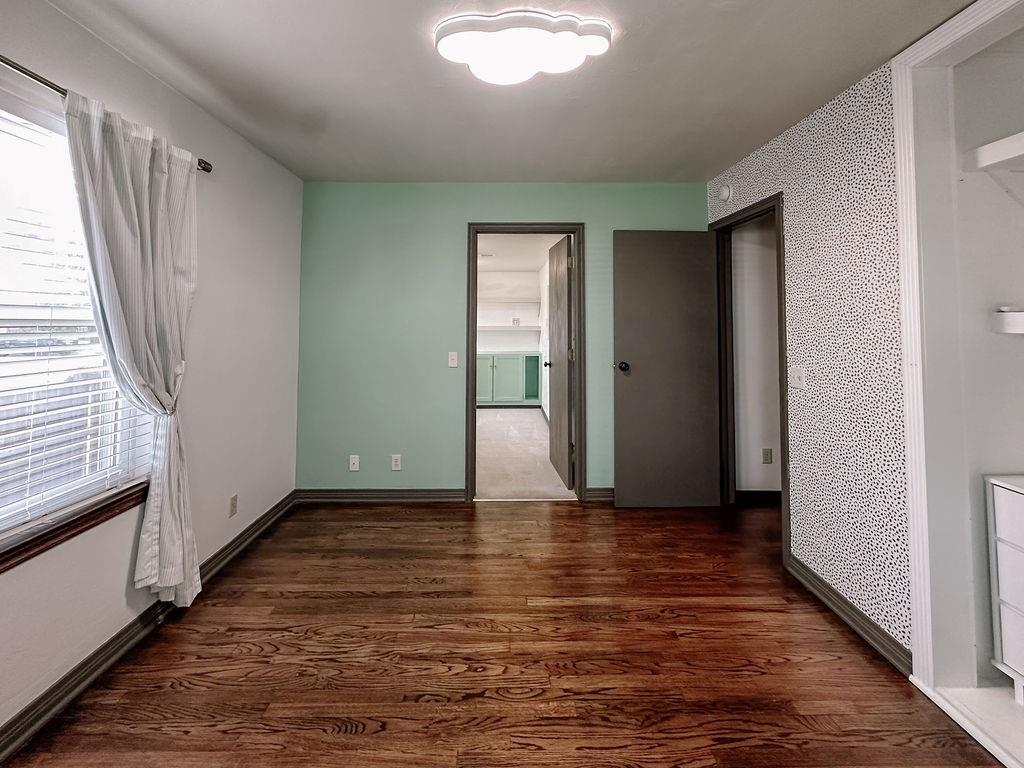 710 N Vernon Avenue Property Photo 32