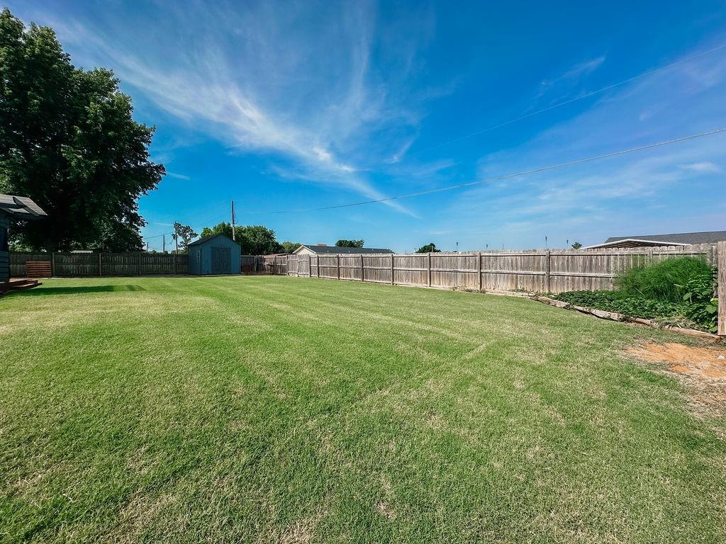 710 N Vernon Avenue Property Photo 45