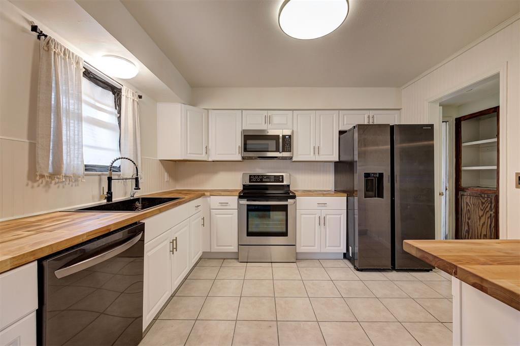 1724 N Fordson Avenue Property Photo 13